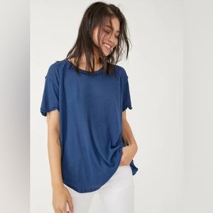 Free People - BF Tee Navy Peony oversized Top “We the Free”